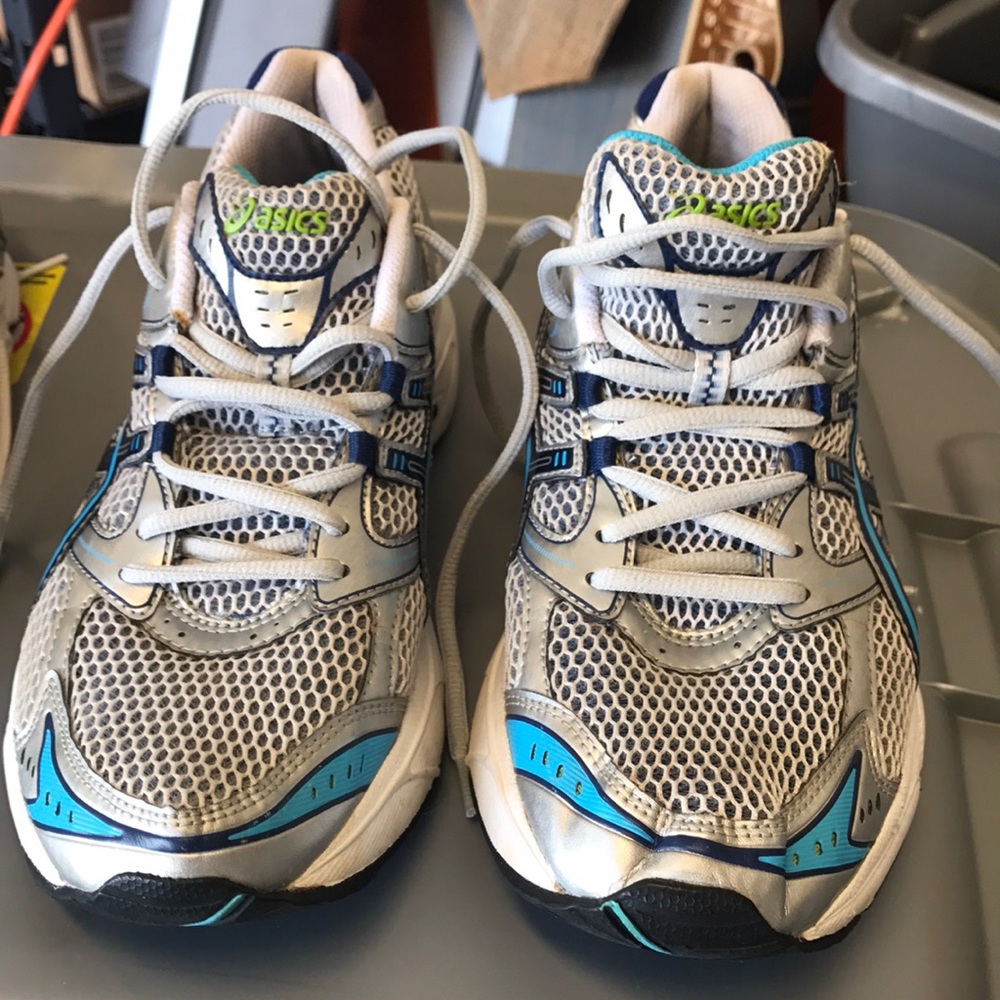 Asics tennis shoes